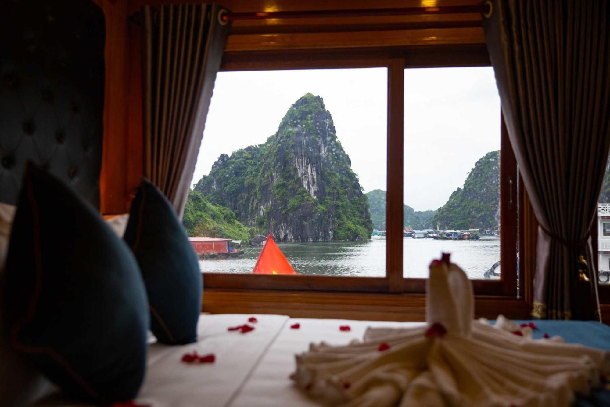 Venezia Boutique Cruises - Catba Island Hotell Chan Chau Exteriör bild