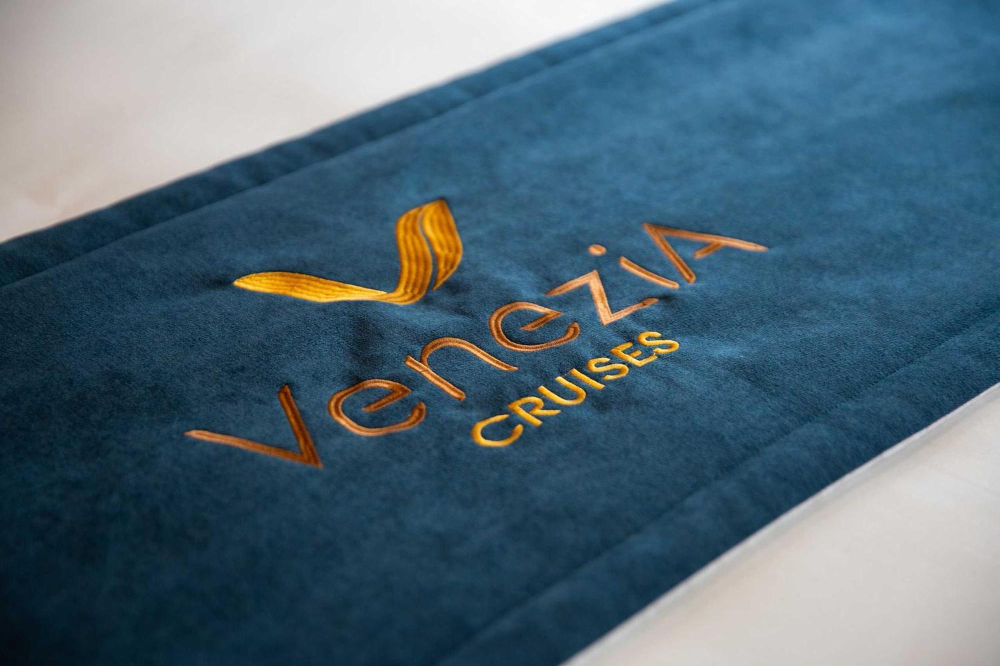 Venezia Boutique Cruises - Catba Island Hotell Chan Chau Exteriör bild