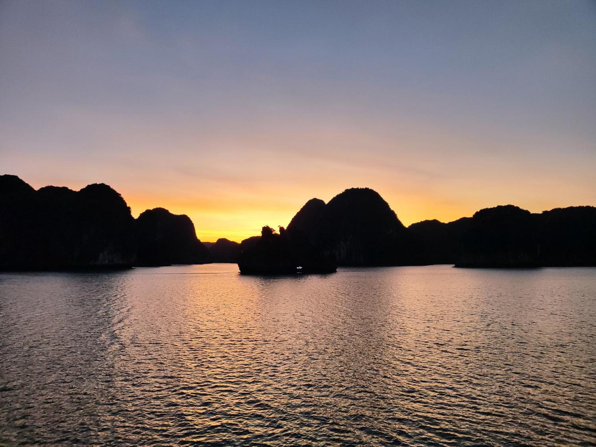 Venezia Boutique Cruises - Catba Island Hotell Chan Chau Exteriör bild