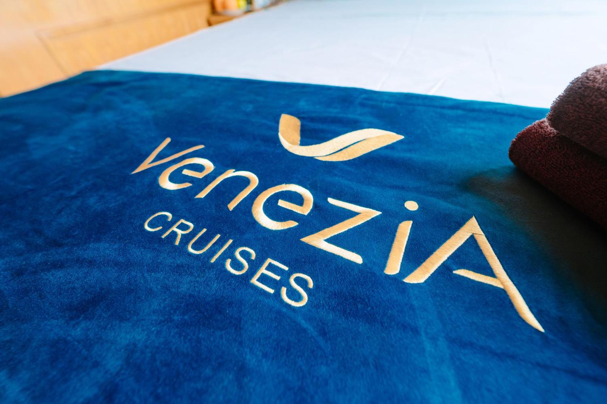 Venezia Boutique Cruises - Catba Island Hotell Chan Chau Exteriör bild