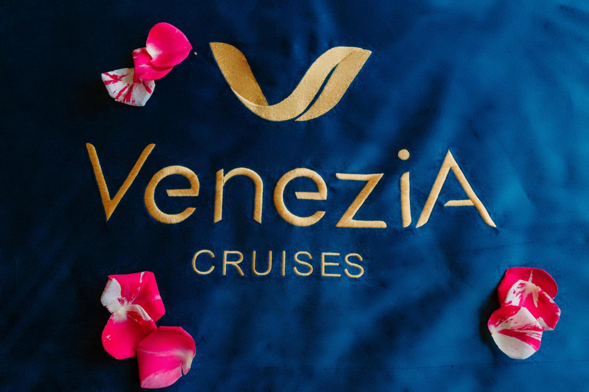 Venezia Boutique Cruises - Catba Island Hotell Chan Chau Exteriör bild